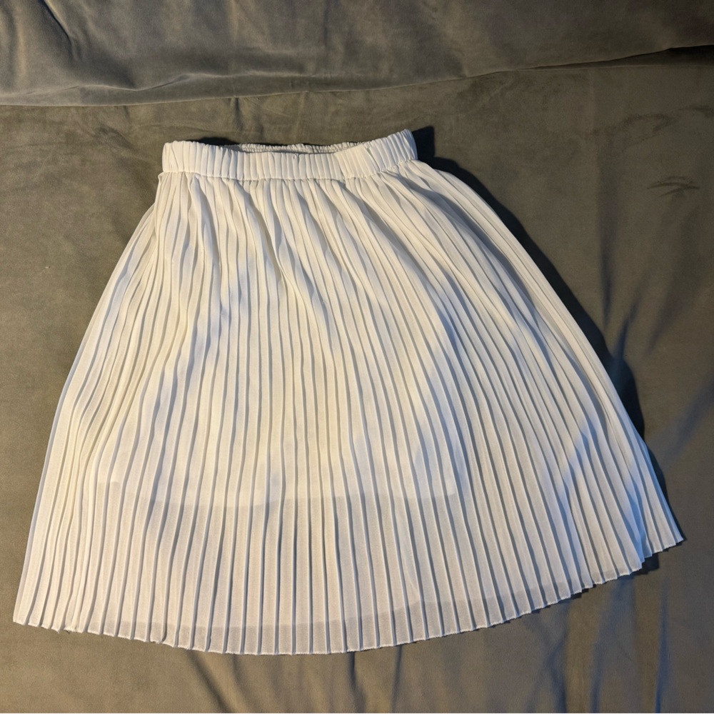 Pleated skirt